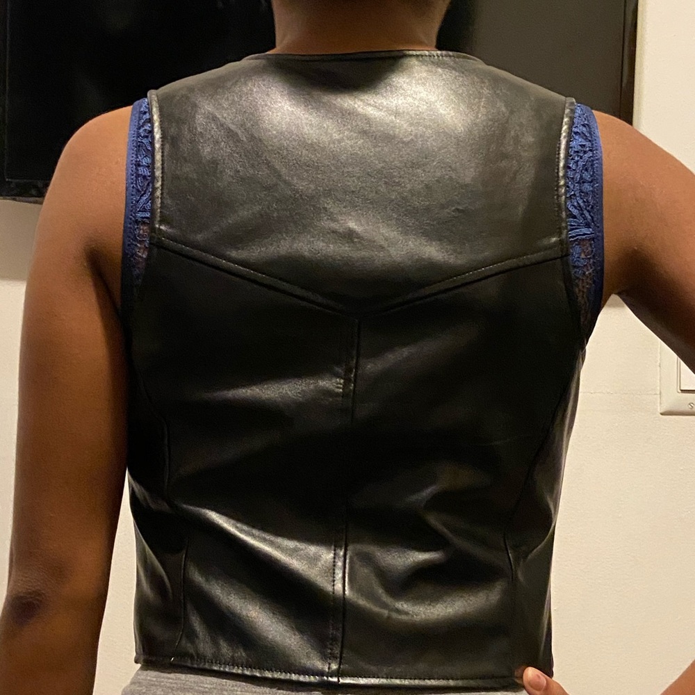 Adika leather Vest - Picture 6 of 8